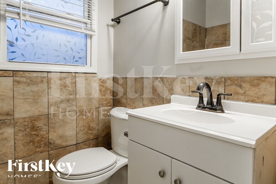 Building Photo - 443 Fairlock Ln NW