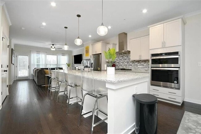 Building Photo - 2048 Holtz Ln