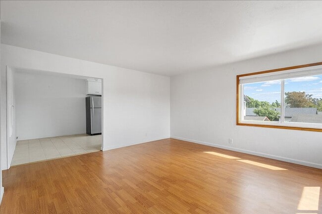 Building Photo - 92 Maitland Dr