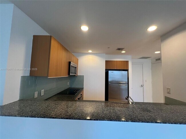Building Photo - 1050 Brickell Ave