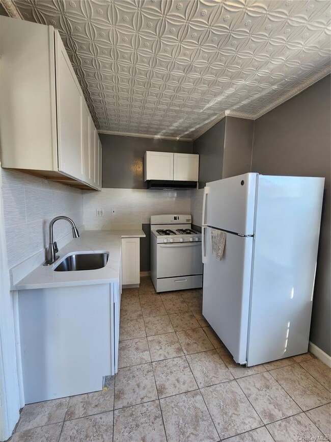 Building Photo - 184 Trenchard St