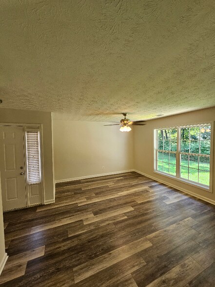 Building Photo - 4446 Township Dr