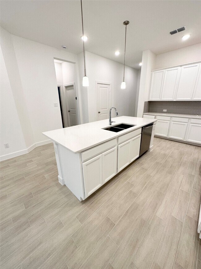 Building Photo - 18419 Palmetto Vw Dr