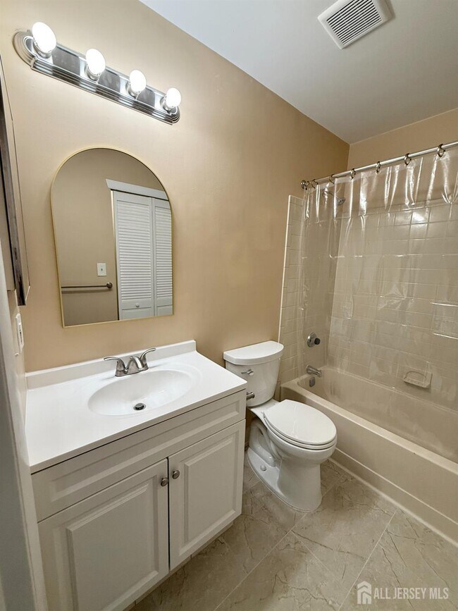 Building Photo - 5205 Ravens Crest Dr