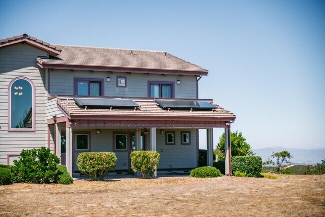 Building Photo - 300 Corona Rd
