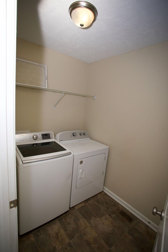 Building Photo - 484 Brantley Cove Cir