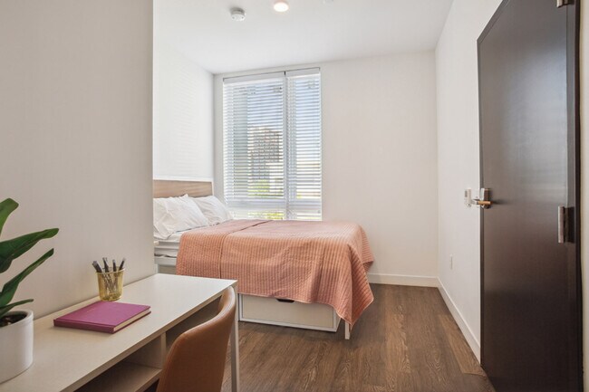 Midtown 2x2 - Bedroom - Broadview at Vanderbilt