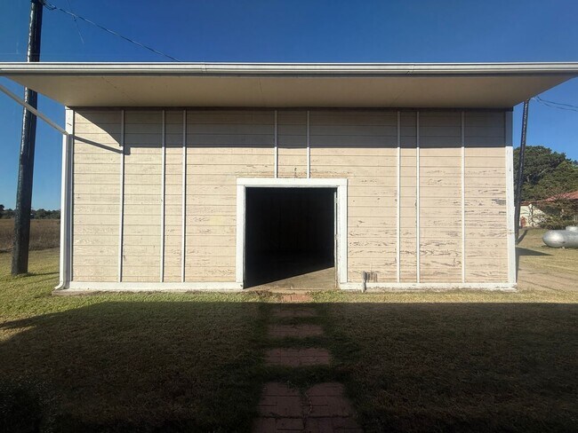 Building Photo - 284 CR 202