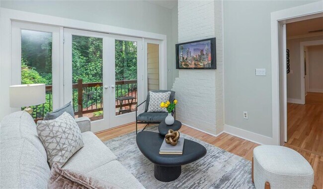 Building Photo - 2908 N Hills Dr NE