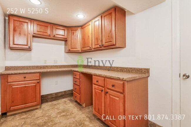 Building Photo - 252 W 5250 S