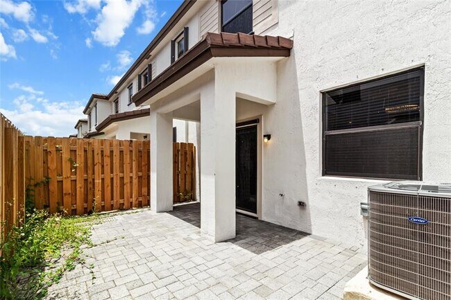 Building Photo - 221 SW 159th Way