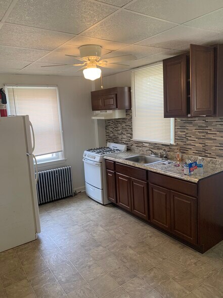 Building Photo - 59 Fairview Rd