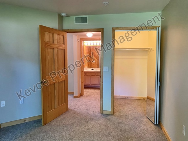 Building Photo - 4545 Wheaton Dr
