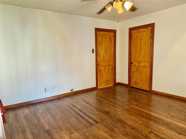 Building Photo - 2218 Chapman St