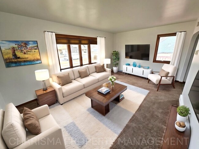 Building Photo - 3 Bedroom, 2 Bath House With All the Charm and Space You Need!