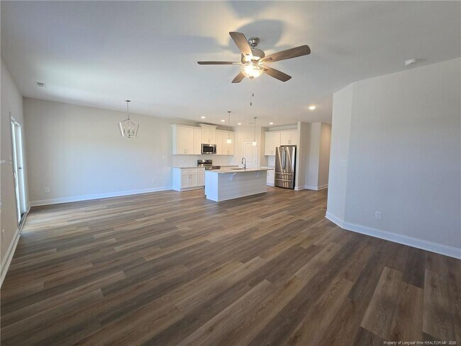 Building Photo - 111 Pine Needle Dr