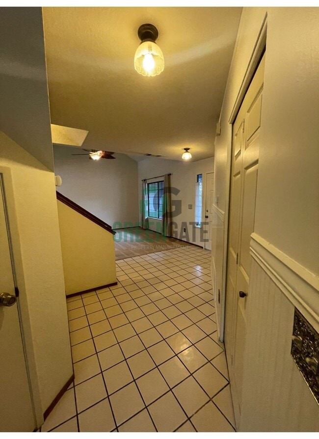 Building Photo - Beautiful 3 bedroom 2.5 Bath home READY NOW in MODESTO!! With POOL!!