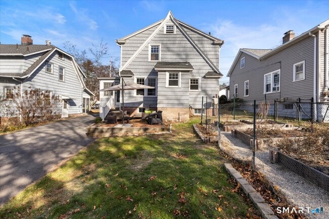 Building Photo - 171 Waite St