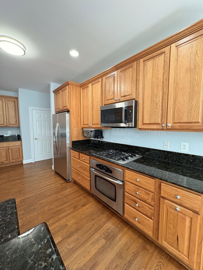 Building Photo - 10802 Cedar Creek Dr