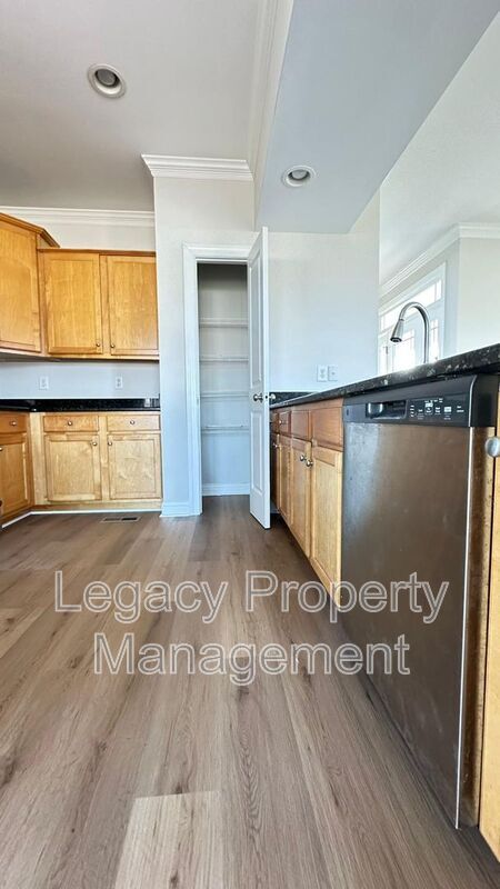 Building Photo - 40 Golden Oats Dr