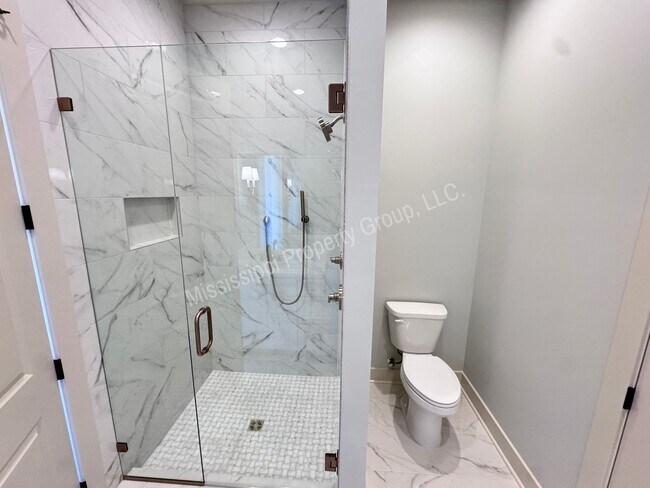 Building Photo - The Southern - 3BR/3BA For Rent