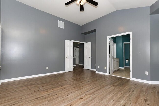 Building Photo - 2871 Cross Creek Dr