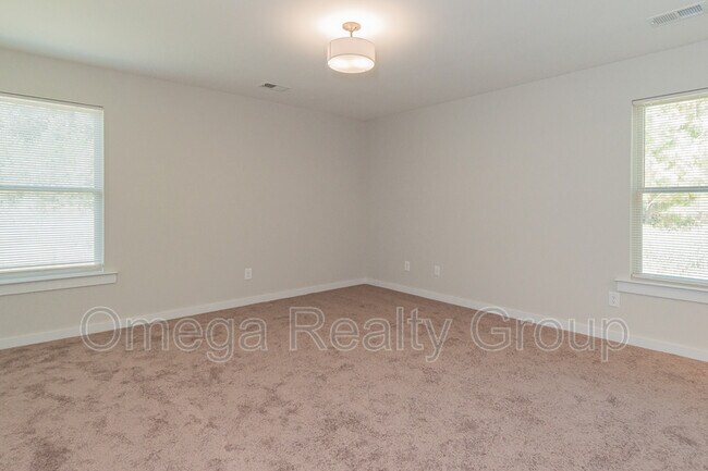 Building Photo - 112 Brookside Way