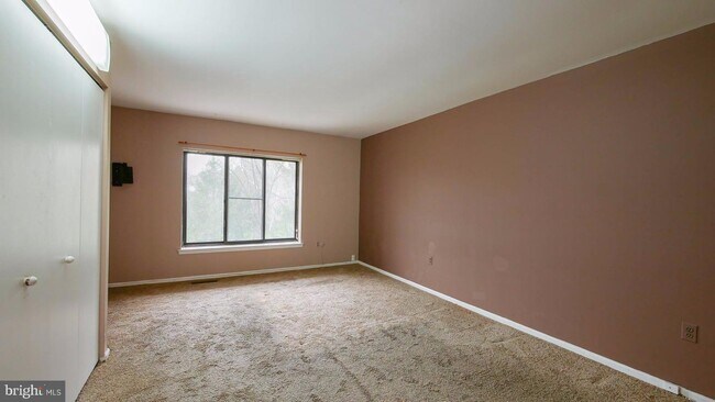 Building Photo - 1115 Stonybrook Dr