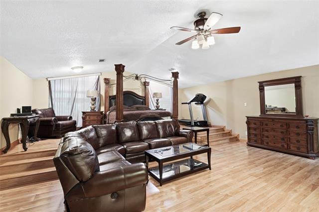 Building Photo - 6545 Lyndon B Johnson Fwy