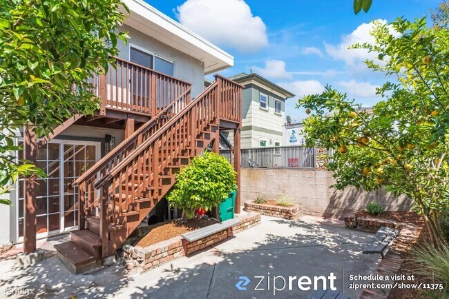 Building Photo - 3 br, 1 bath House - 669 33rd Street, Oakl...