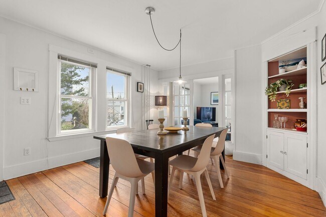 Building Photo - Winter Rental:  Helena House - Utilities Included & Dog-friendly!