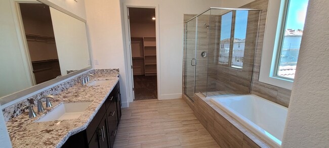 Building Photo - Stunning home with luxurious wood floor and beautiful spacious yard