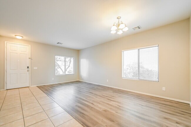 Building Photo - 153 E Dry Creek Rd