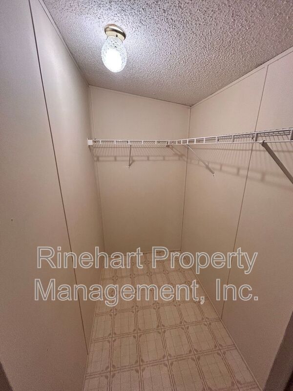 Building Photo - 1212 Stateline Rd