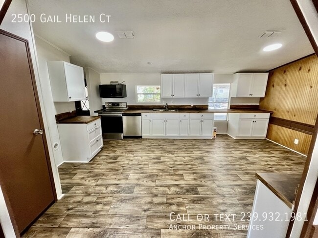 Building Photo - 2500 Gail Helen Ct