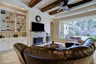 Building Photo - 1611 Lynnview Dr