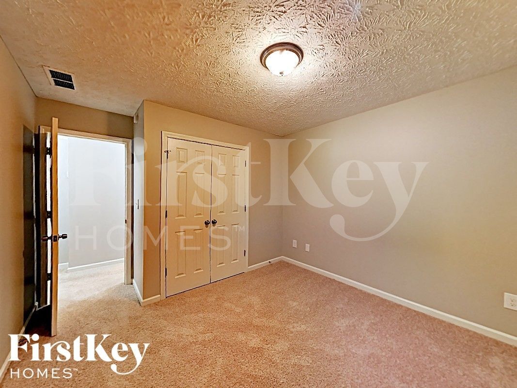 Building Photo - 35 Pebble Brooke Pass