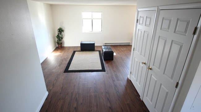 Building Photo - Slick Rock Apartments