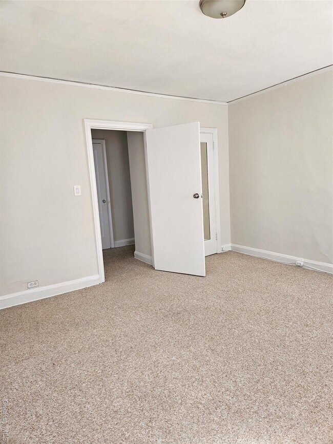 Building Photo - 1273 North Ave