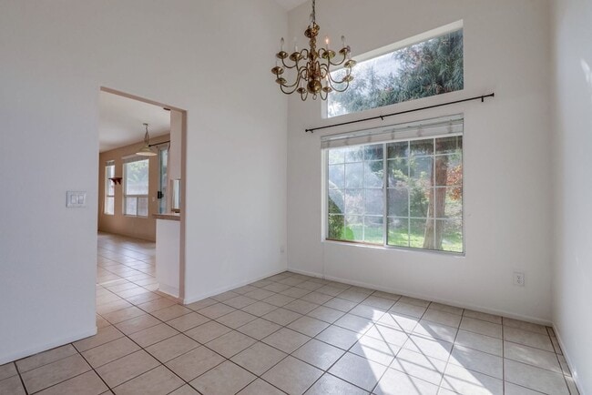 Building Photo - Discovery Hills Home with Spacious Yard an...