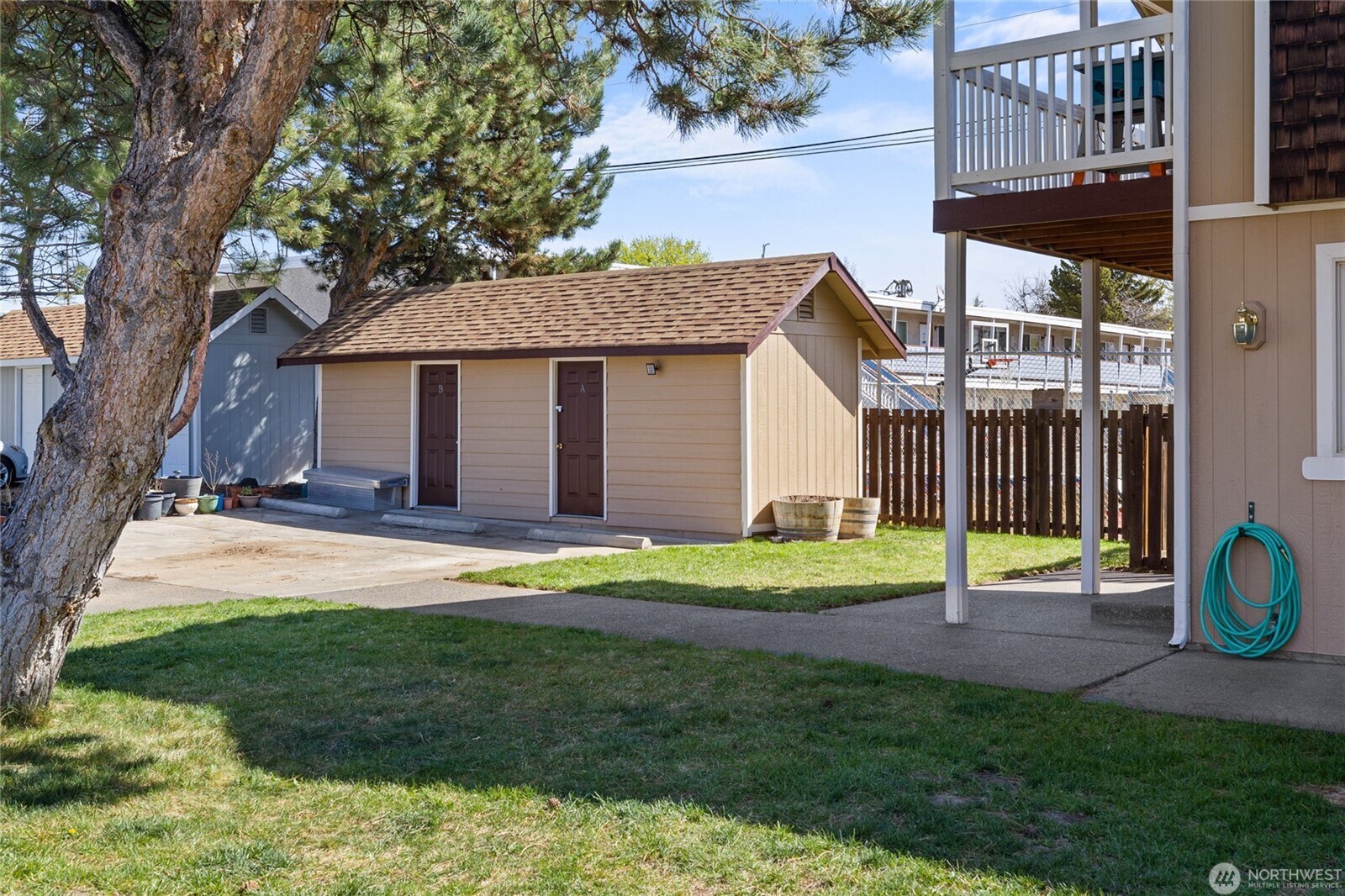 Unit A storage is half this building, very large! - 502 E River Ave