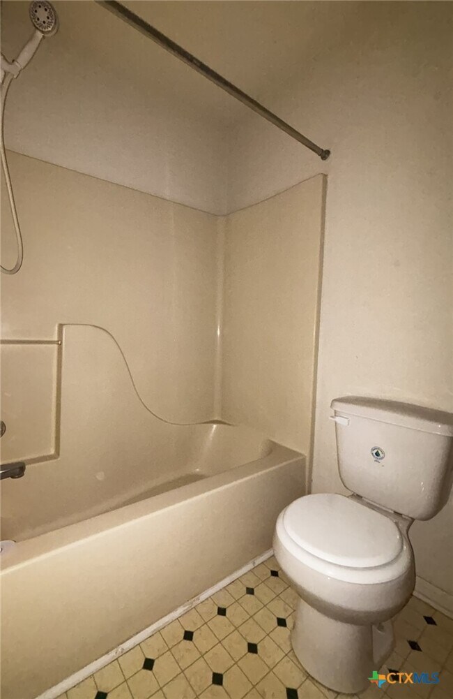 Building Photo - 308 Deloris Dr