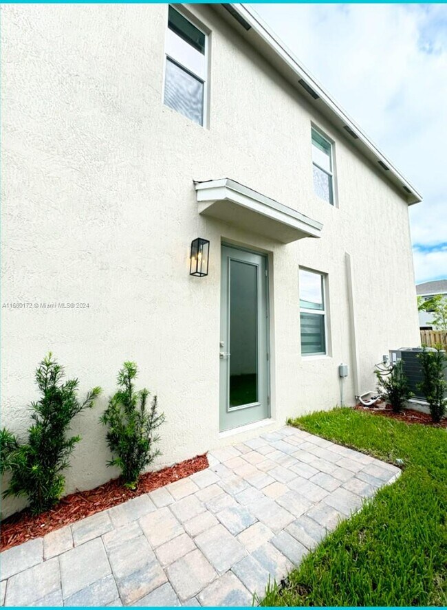Building Photo - 12928 265