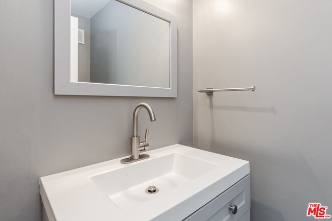 Building Photo - 8710 Delgany Ave