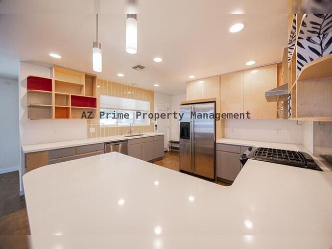 Building Photo - 351 E Encanto Dr