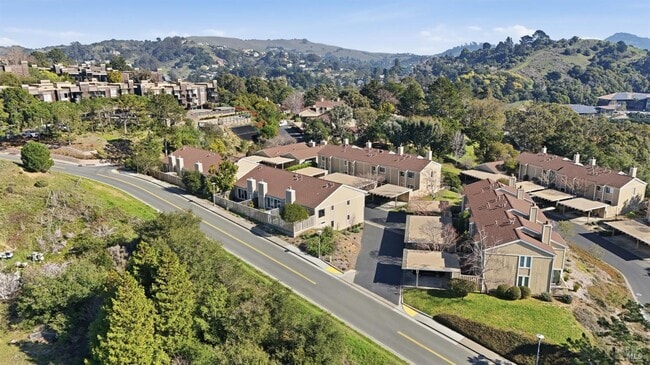 Building Photo - 12 Byron Cir