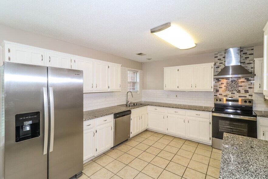 Building Photo - 2729 Fletcher Crest Cove