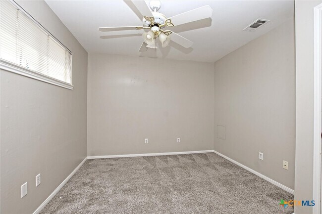 Building Photo - 641 W 31st 1/2 St