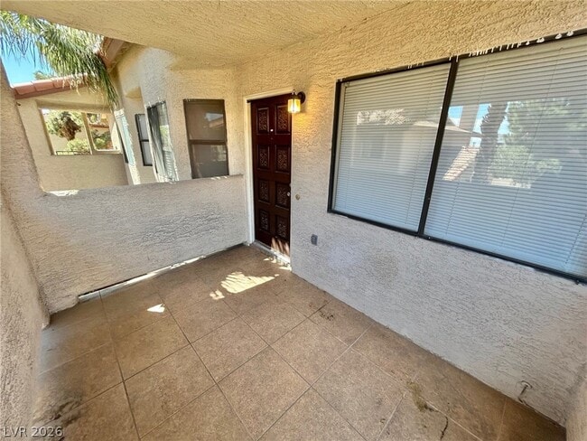 Building Photo - 749 Rock Springs Dr