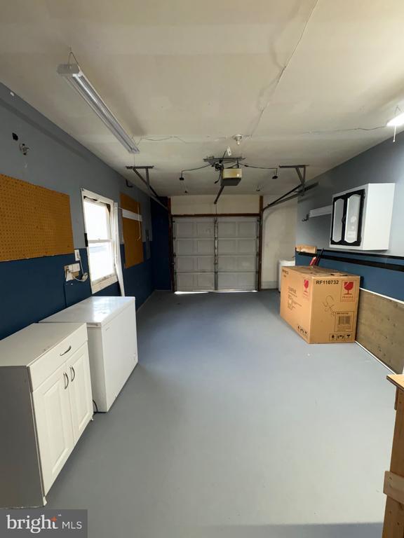 Building Photo - 106 Sunset Way